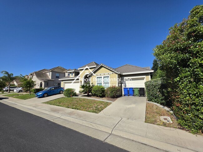 Building Photo - Charming 4 bedroom 2 bathroom home in Elk Grove!