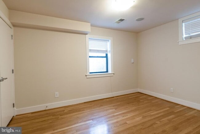 Building Photo - 1300 K St SE