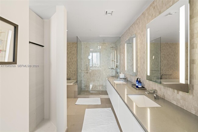 Building Photo - 68 SE 6th St