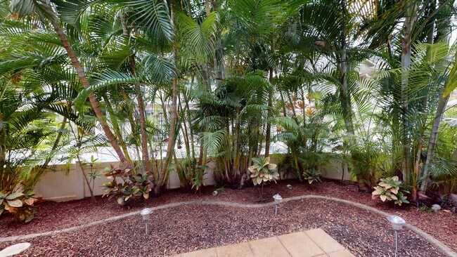 Building Photo - 92-1531 Aliinui Drive #15F