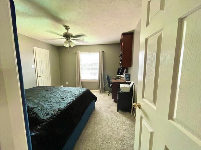 Building Photo - 2411 Fox River Ln