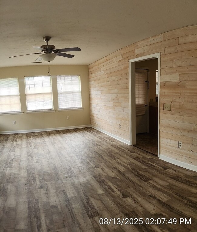 Building Photo - 221 Topi Trail