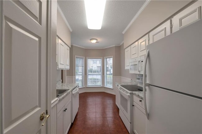 Building Photo - 2195 Fairways Ct