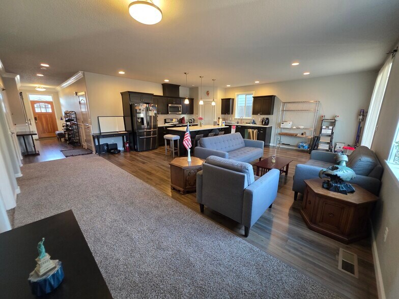 Building Photo - 10721 NE 109th St