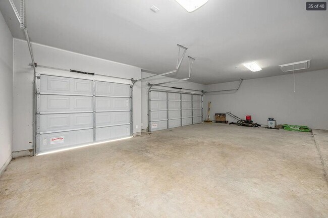 Building Photo - 26579 Pin Oak Dr