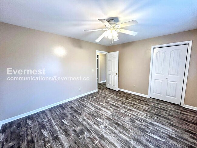 Building Photo - 2427 Riverstone Dr