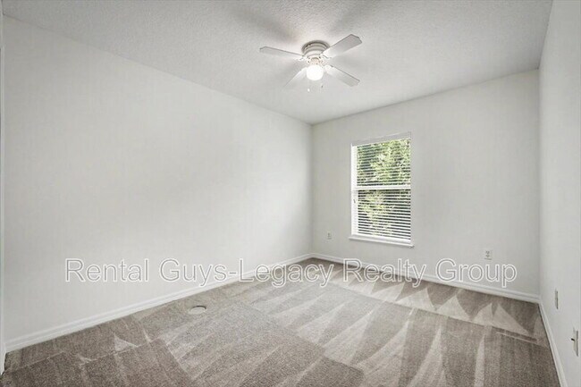 Building Photo - 7414 Palm Hills Dr