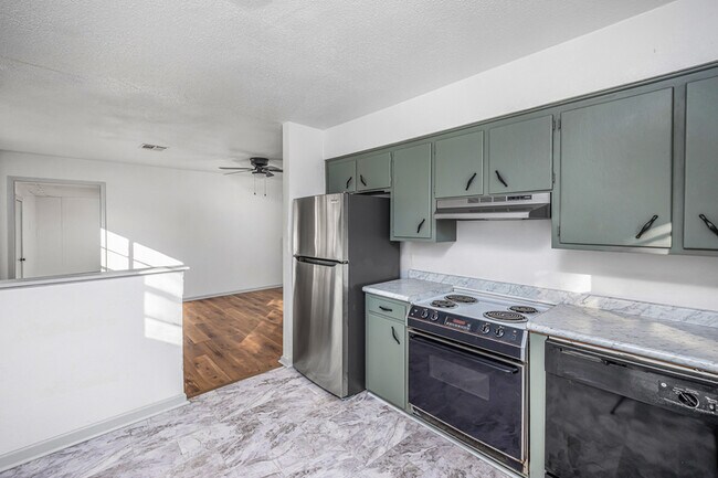 Building Photo - 911 SW 35th St