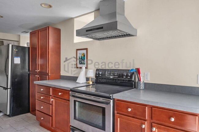 Primary Photo - 322 E 6th Ave