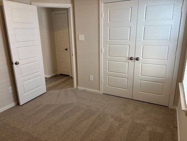 Building Photo - 14150 Granger Pointe Ln
