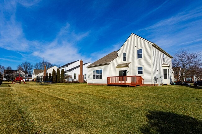 Building Photo - 5830 Prospect Ln