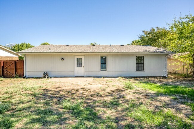 Building Photo - 509 Woodford Ln