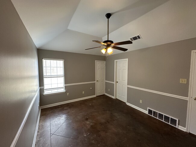 Building Photo - 5534 Lacey Cove