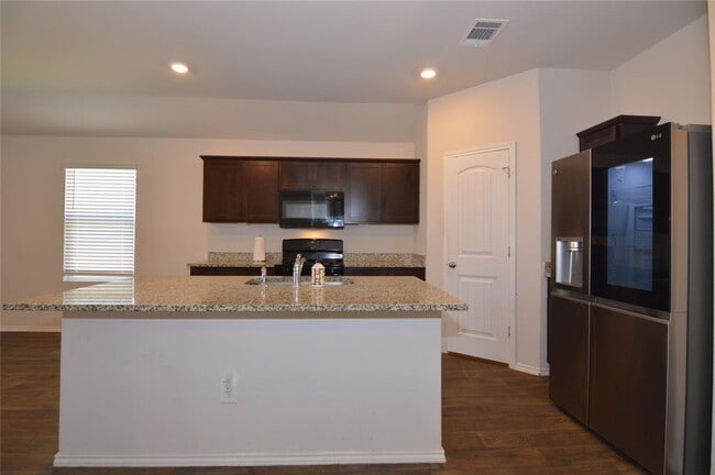 Building Photo - 109 Black Wolf Run