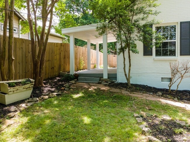Building Photo - **REMODELED EAST NASHVILLE BUNGALOW IN HIG...