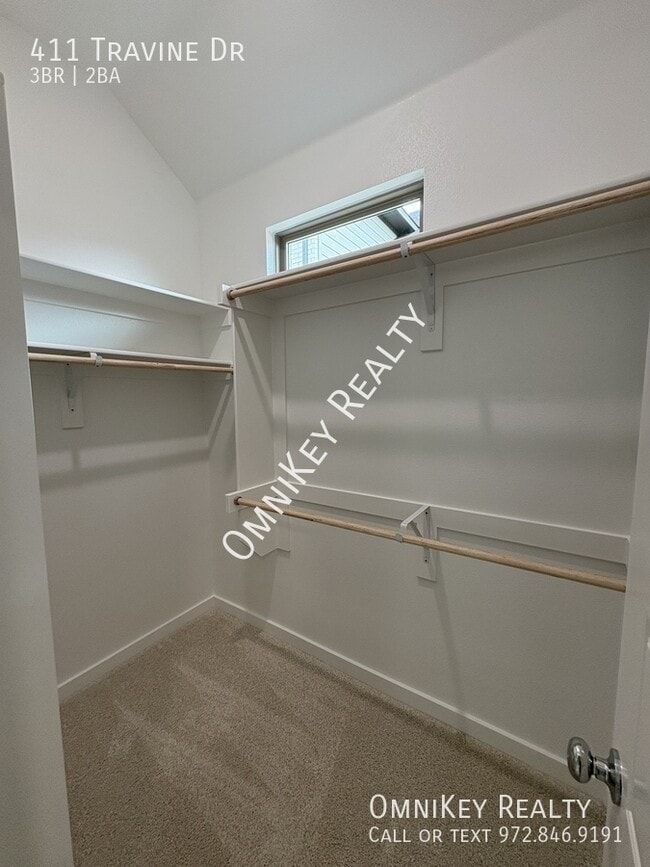 Building Photo - 411 Travine Dr