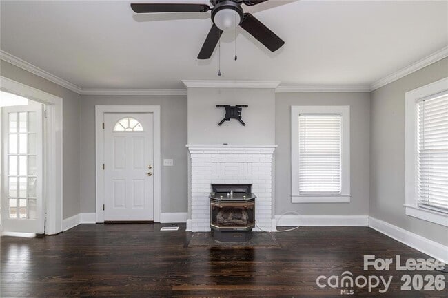 Building Photo - 123 E 2nd St