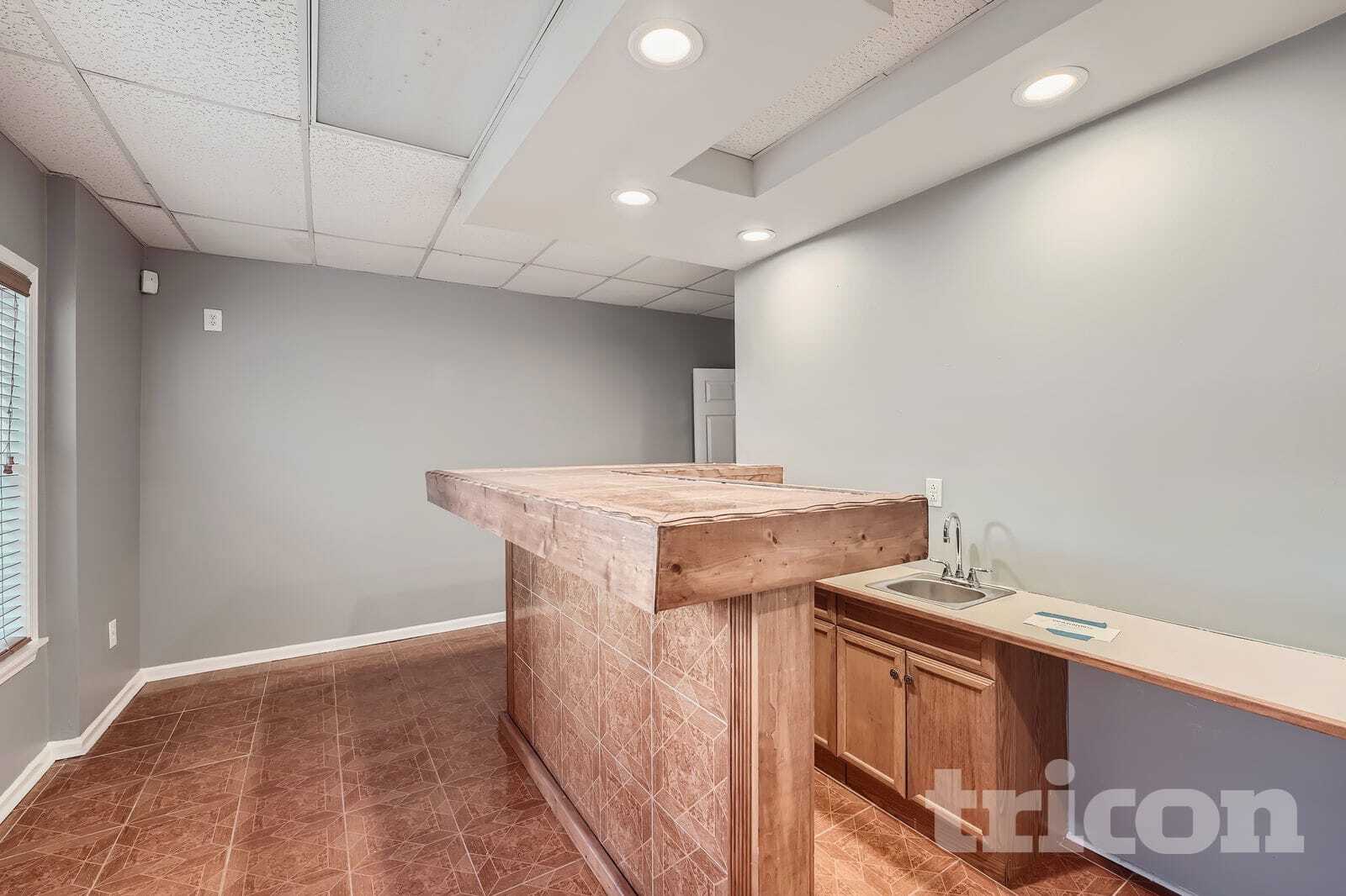 Building Photo - 3890 Brentview Pl NW