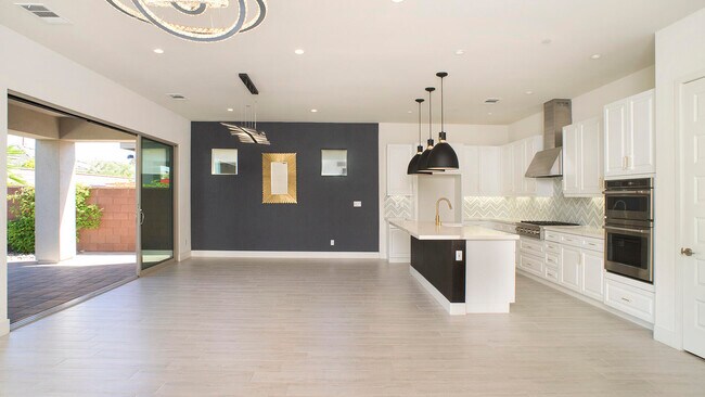 Building Photo - 82830 Logan Creek Dr