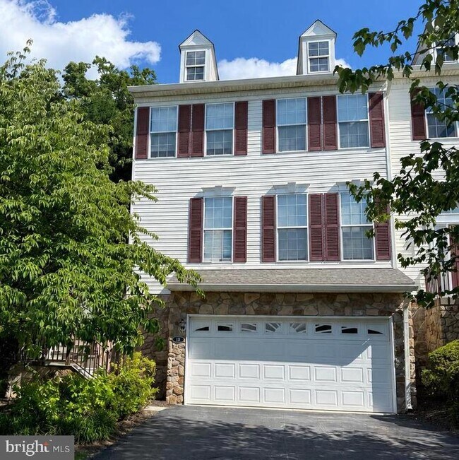 Building Photo - 116 Fringetree Dr