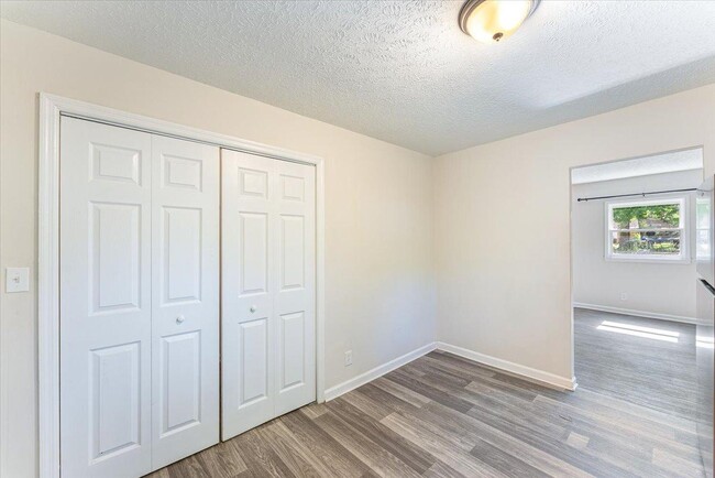 Building Photo - 158 Hamilton Cir