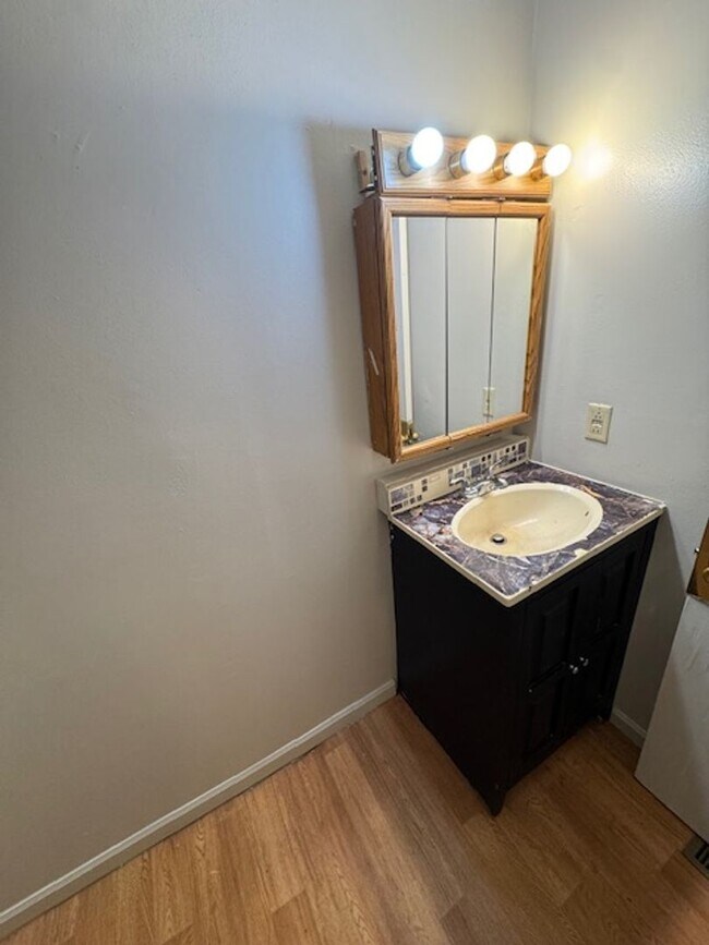 Building Photo - 1344 Huestis Ave