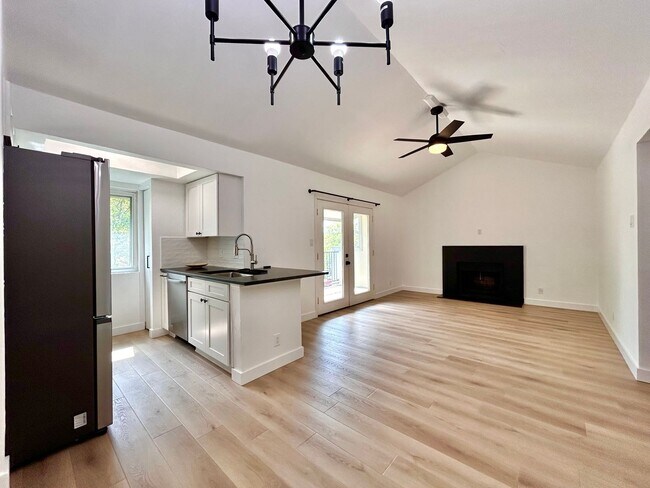 Building Photo - 3018 S 1st St