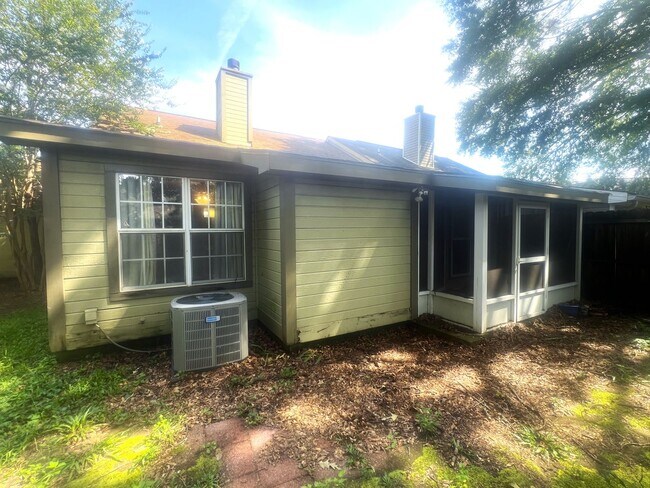 Building Photo - 113 Saddlehorn Dr