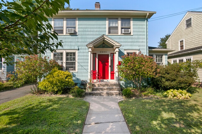 Building Photo - 37 Harmon St