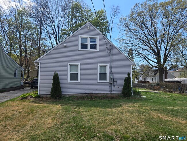 Building Photo - 275 Burnsford Ave