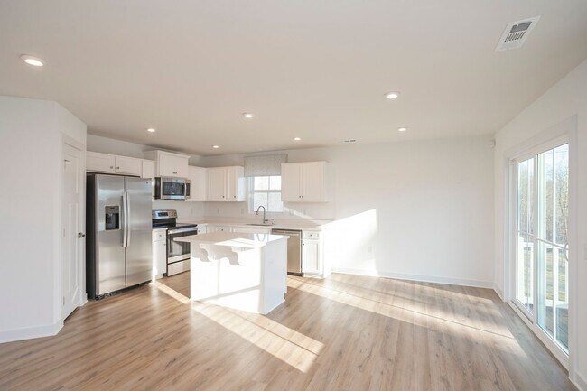 Building Photo - Beautiful One Level Home in Columbia!