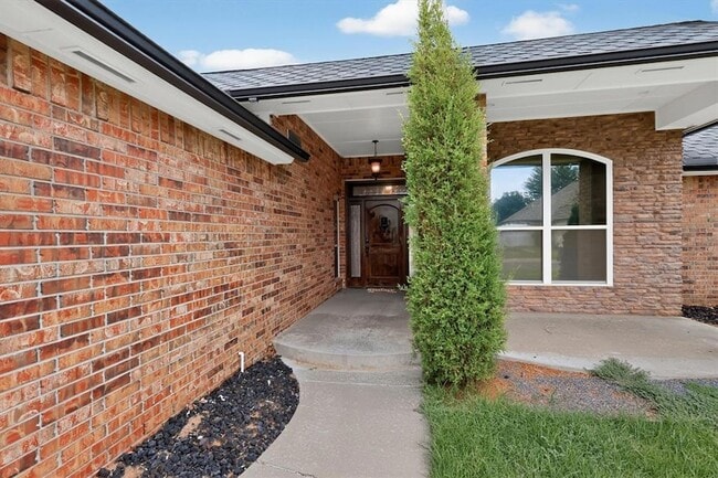 Building Photo - 16616 Moorgate Ln