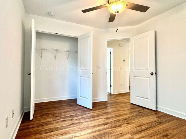 Building Photo - 5283 Vespar Ct