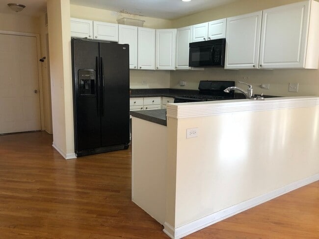 Building Photo - 611 Arrowwood Ct