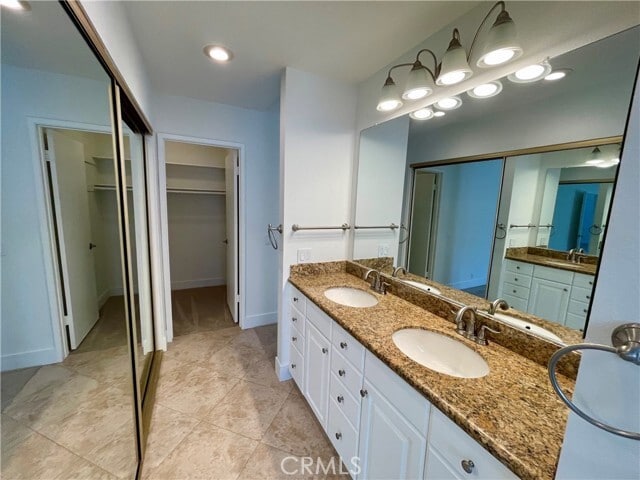 Building Photo - 28082 Palmetto Ct