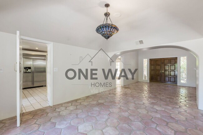 Building Photo - 49 Biltmore Estates Dr