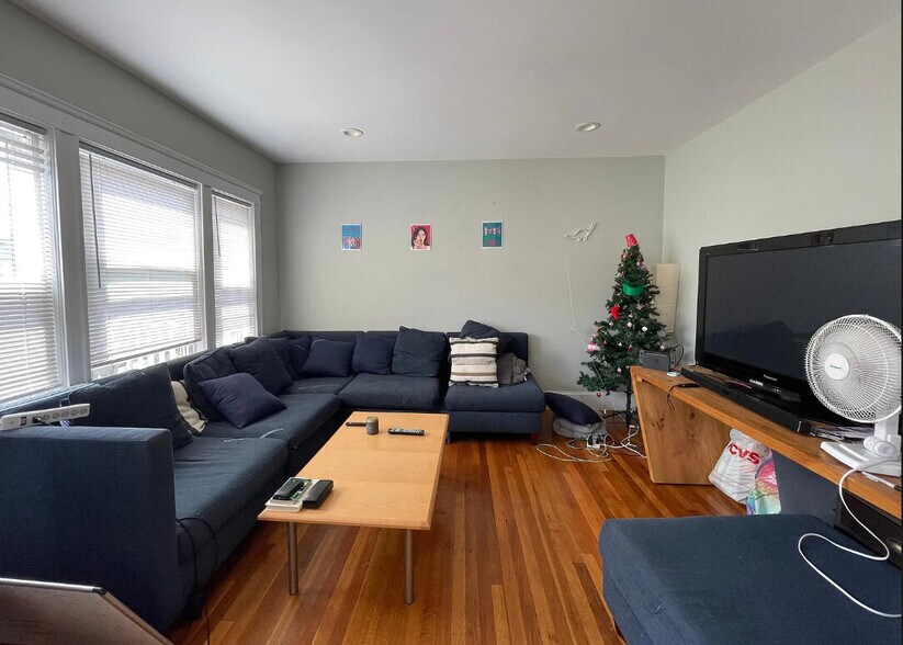 Primary Photo - 23 Berwick Rd