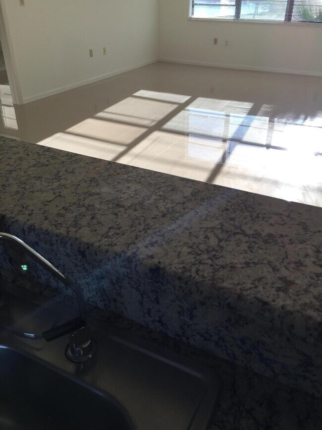 Building Photo - 6654 Villa Sonrisa Dr