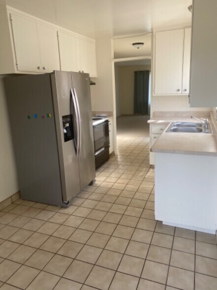 Building Photo - 4371 Hoen Ave