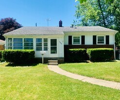 Building Photo - 1505 Wilderness Dr