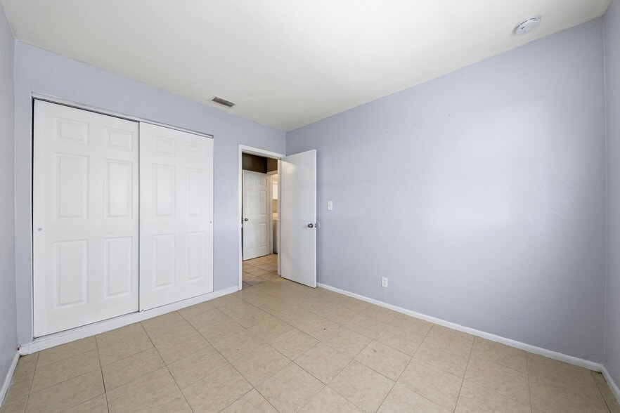 Building Photo - 1439 NW 8th Ave