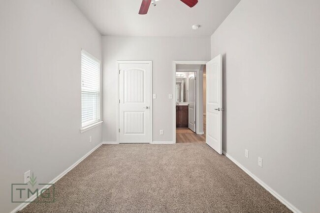 Building Photo - Luxury Gated Patio Home | 2 Bed, 2 Bath | Owasso, OK | Lawn Care Included
