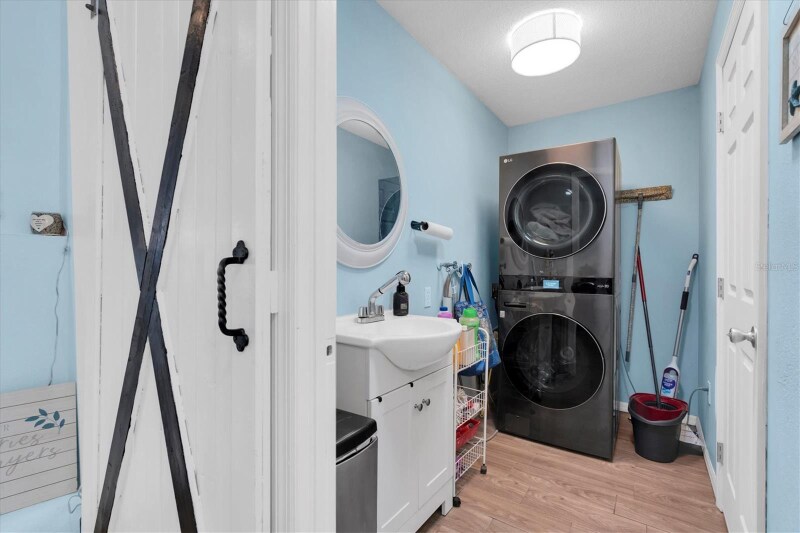 Building Photo - 10105 Briar Cir