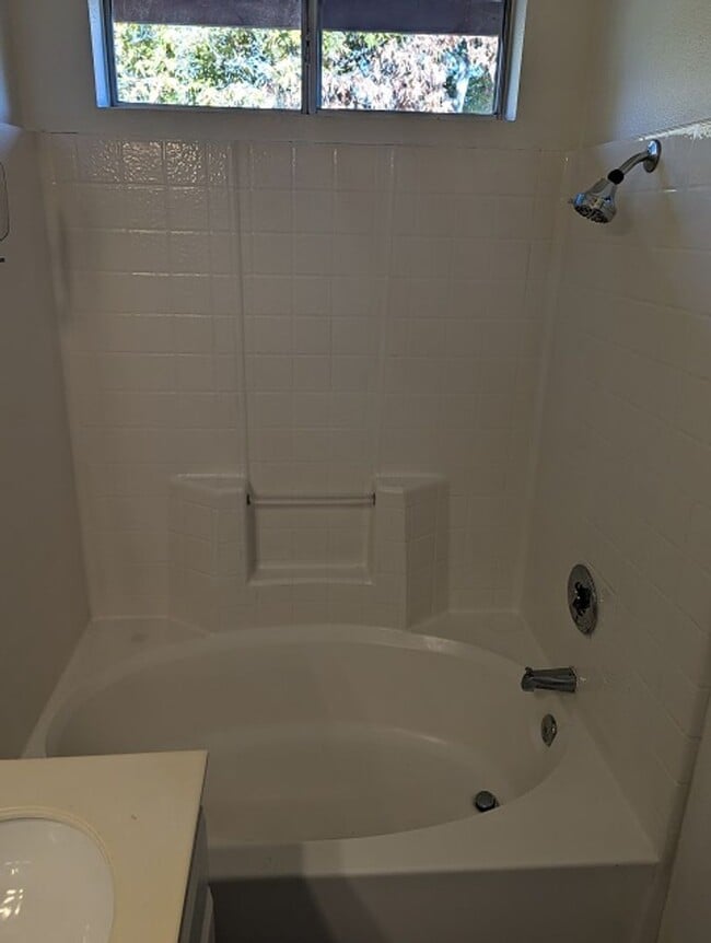 Building Photo - 2 Bed / 2.5 Bathroom Two Story Townhome at the Tristan complex in Rancho San Diego