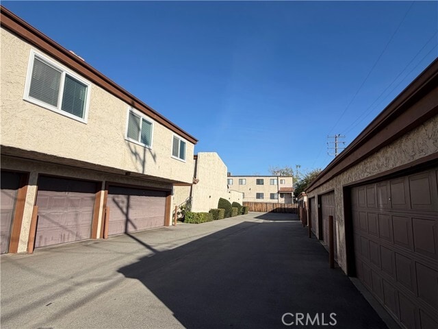 Building Photo - 1304 Elm Ave