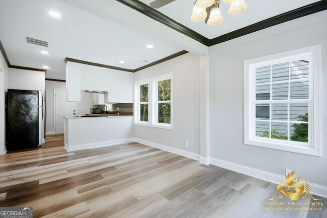 Building Photo - 1439 Westridge Rd SW