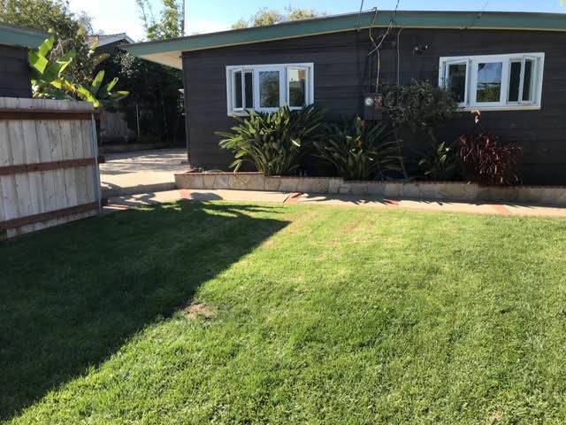 Building Photo - 1065 Moana Dr