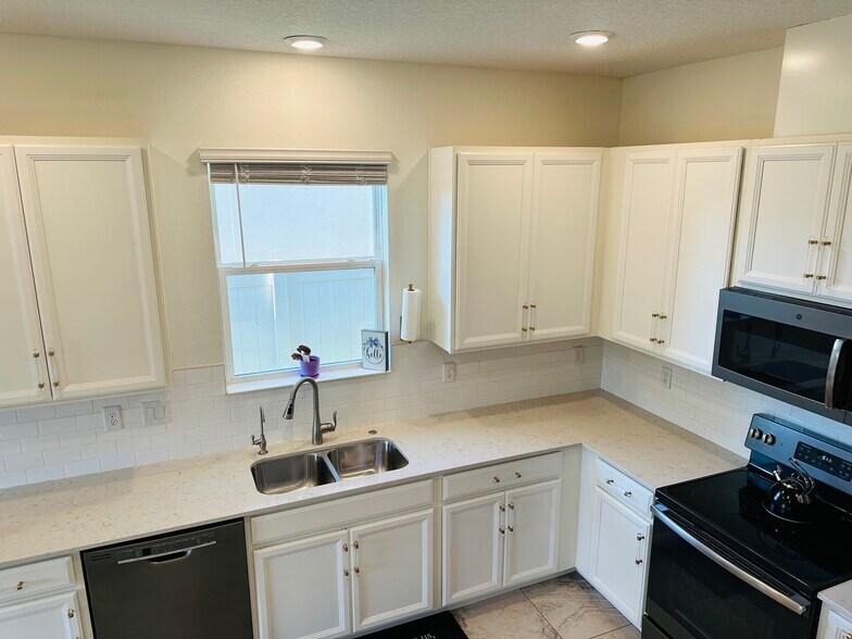 Building Photo - 1818 Black Maple Pl