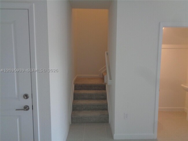 Building Photo - 2514 SE 29th Dr