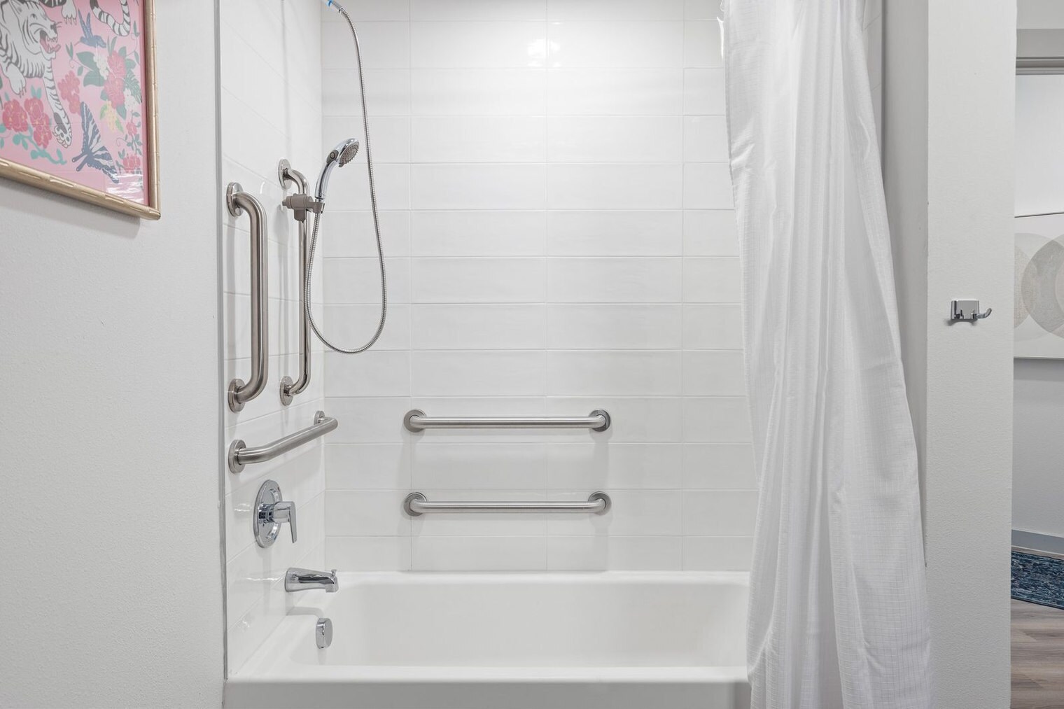 Building Photo - 1301 Leah Ave